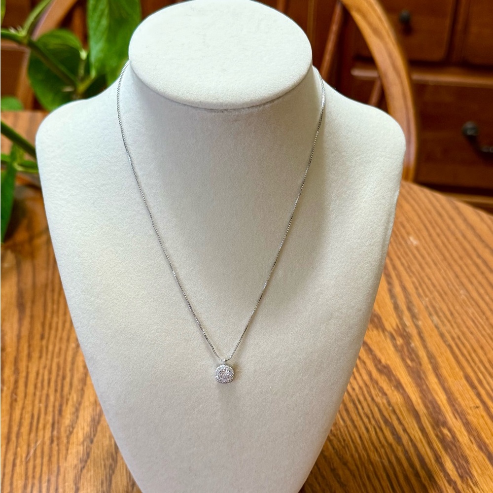 Silver Tone Cubic Zirconia Pendant With Chain Necklace New - Picture 7 of 8